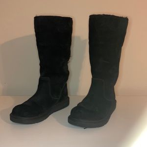 Women’s size 5 black tall Ugg boot.  Good used condition.